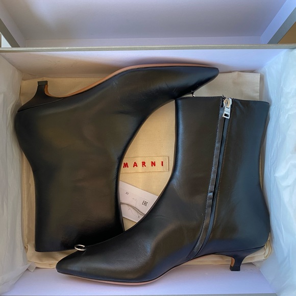 Marni 39 Edgy Classic Rare Unique kitten heel leather pointed toe ankle boots - Picture 9 of 14
